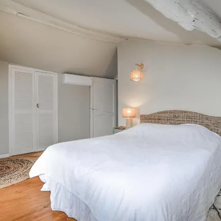 Διαμέρισμα Gorgeous Apartment In Bastia With House Sea View