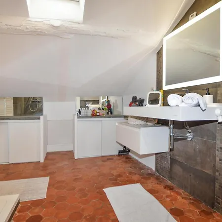 Διαμέρισμα Gorgeous Apartment In Bastia With House Sea View *