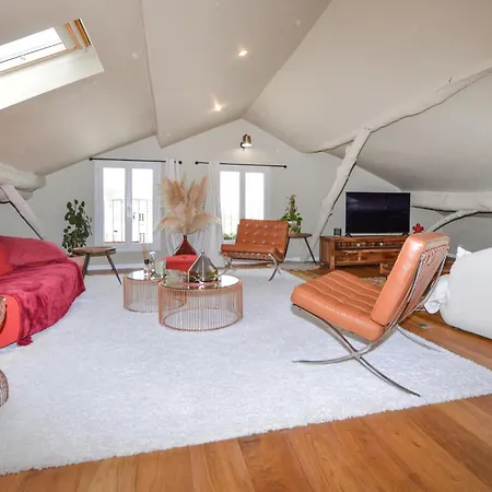 Gorgeous Apartment In Bastia With House Sea View *
